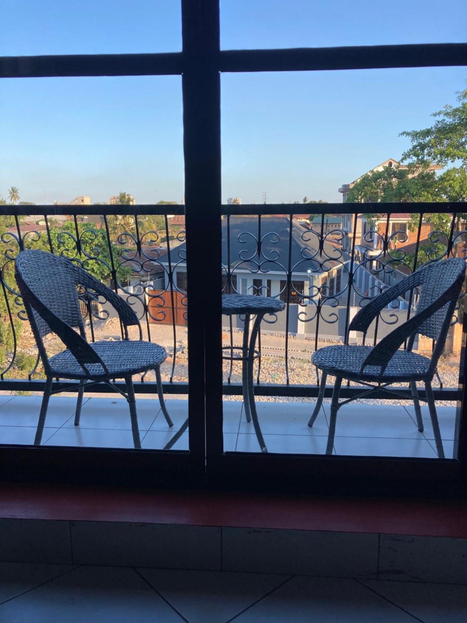 Thegatsbystyle By Jevas Apartment Dar es Salaam Exterior photo